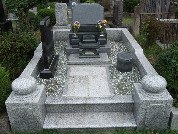 大型墓地
